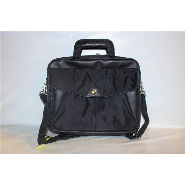 TARGUS LAPTOP BAG 556917 W SHOULDER STRAP