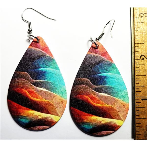 19)  PEAR SHAPED DROP EARRINGS WITH A