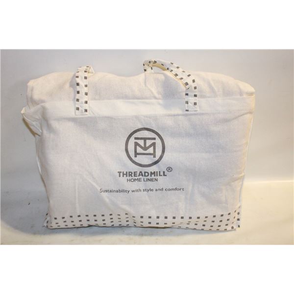 THREADMILL 100% QUEEN SIZED BLANKET WHITE