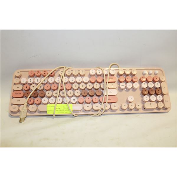 COLORED WIRED KEYBOARD BLUSH PINK