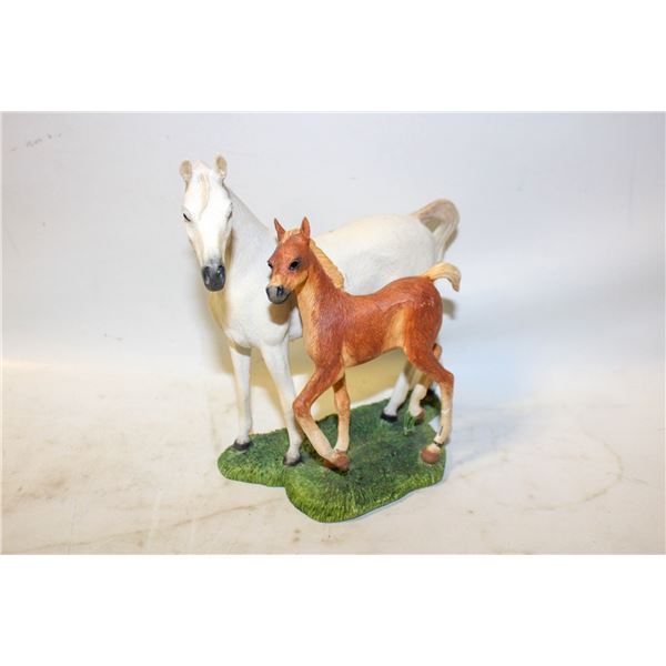 ALL ABOUT HORSES ARABIAN MARE STANDING