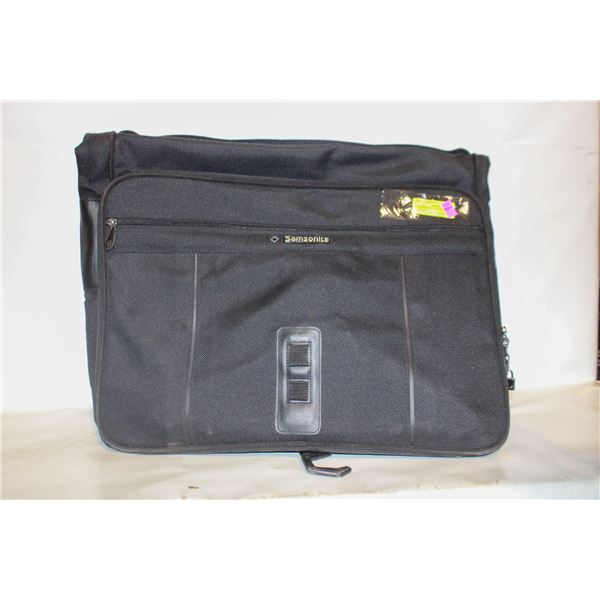 MXM TRAVEL CANVAS DUFFLE BAG 11" X 20" X 13"