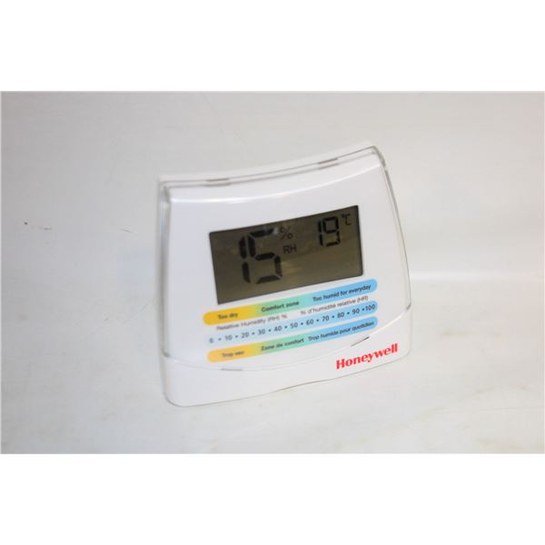 HONEYWELL DIGITAL TEMPERATURE/HUMIDITY DISPLAY