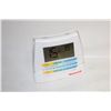 Image 1 : HONEYWELL DIGITAL TEMPERATURE/HUMIDITY DISPLAY