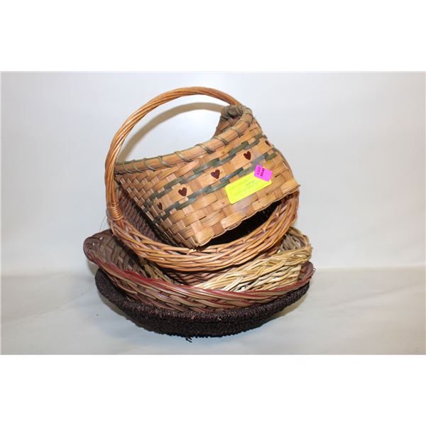 5 EMPTY GIFT BASKETS