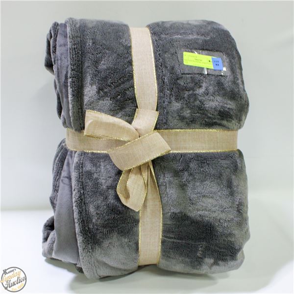 KIRKLAND PLUSH BLANKET KING SIZED