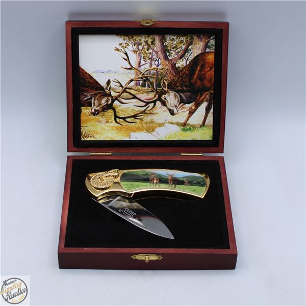 COLLECTOR KNIFE DEER IN WOOD BOX