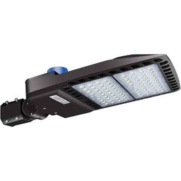 NEW LEDMO 200W LED SHOEBOX LIGHT WITH PHOTOCELL
