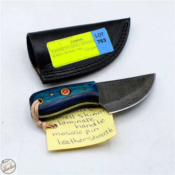 DAMASCUS SMALL SKINNING KNIFE+MOSAIC PIN
