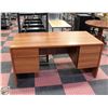 Image 1 : OFFICE DESK 29.5" X 60" X 29.5"