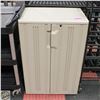 Image 1 : PLASTIC 2 DOOR CABINET
