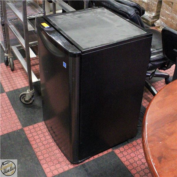 DANBY MINI FRIDGE