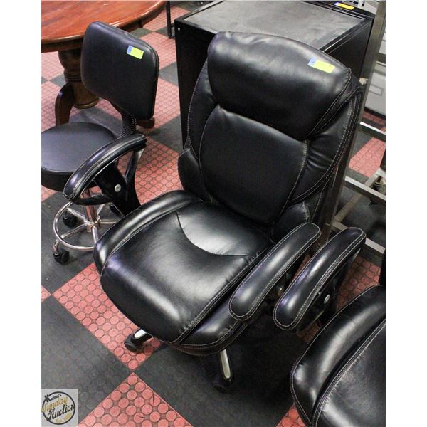 HYDRAULIC LIFT OFFICE CHAIR