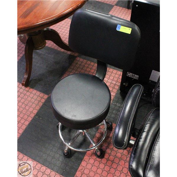 HYDRAULIC LIFT STOOL