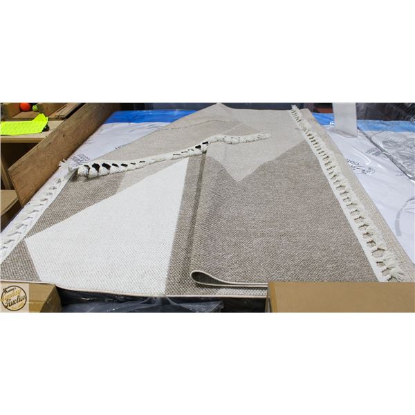 AC ARTBELLA AREA RUG 6' 6" 9'