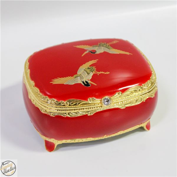 RED ENAMEL JEWELRY MUSICAL BOX