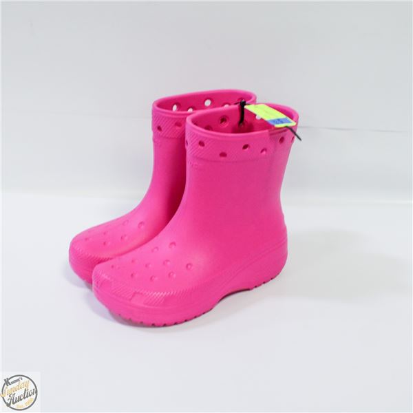 NEW CROCS PINK BOOTS WOMEN'S SIZE 5