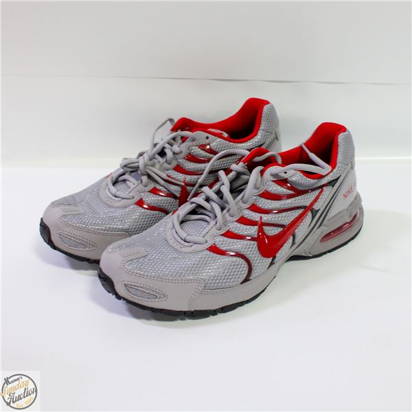 NEW NIKE AIR MAX MEN'S SIZE 11