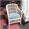 Image 1 : WHITE WICKER STYLE FRAME BLUE CUSHIONED