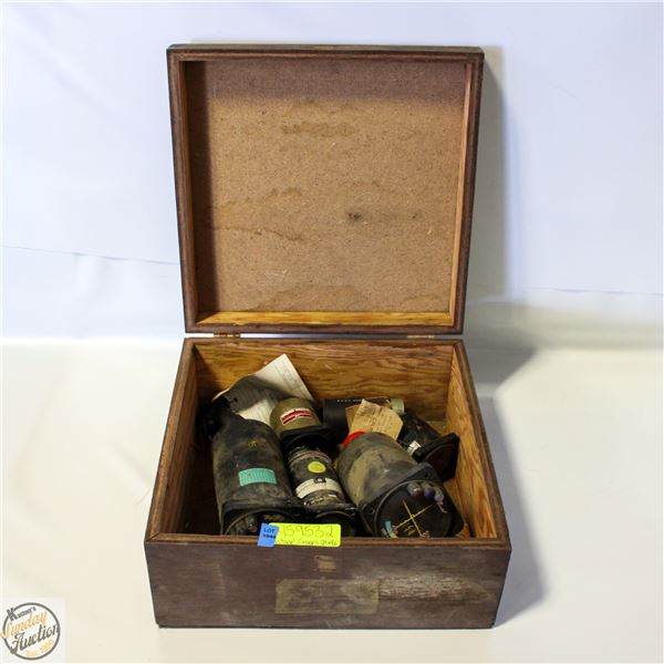 VINTAGE GUAGES IN WOODEN LIDDED CASE