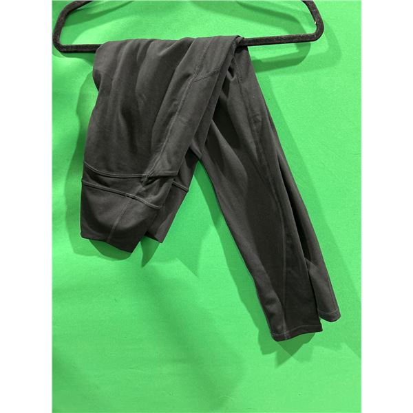 Fabletics Men’s Medium Athletic Pants in Black