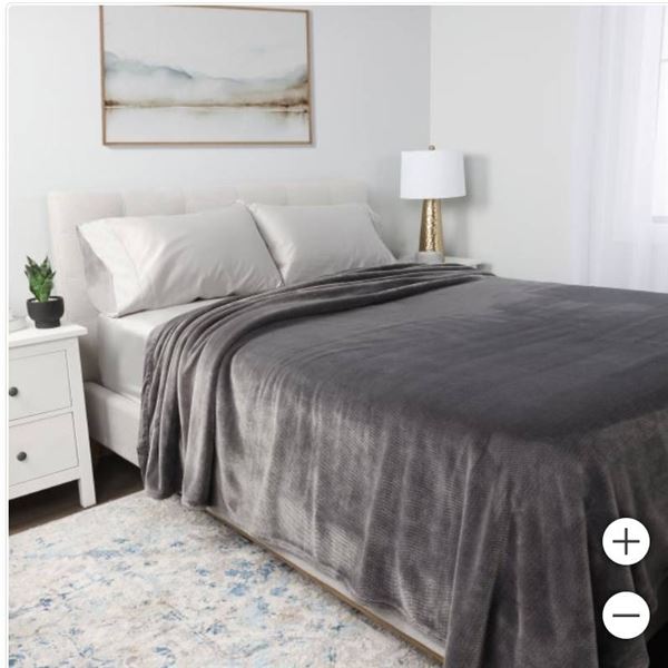 Kirkland Signature Plush Blanket in Grey