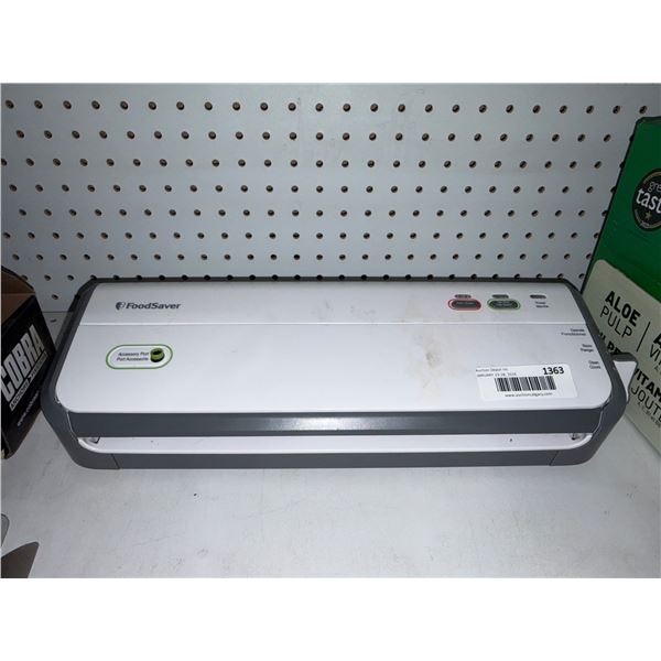 FoodSaver Vacuum Sealing System Model V2244