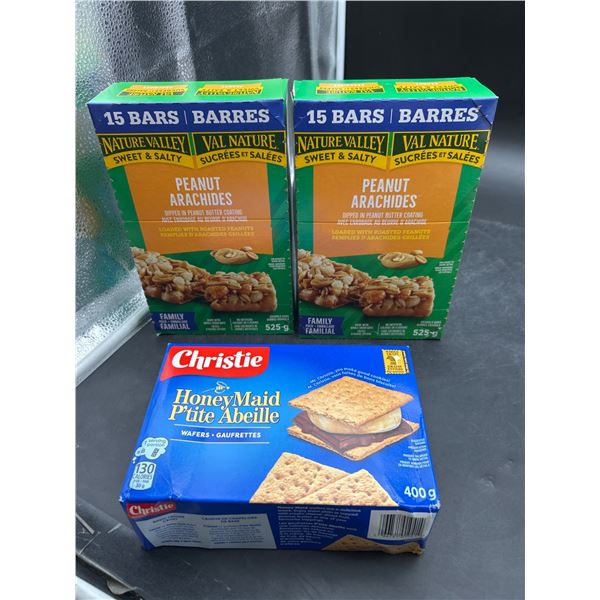 Lot of Nature Valley Sweet & Salty Bars and Christie Honey Maid Wafers