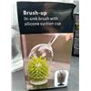 Image 2 : Brush-Up In-Sink Brush With Silicone Suction Cup