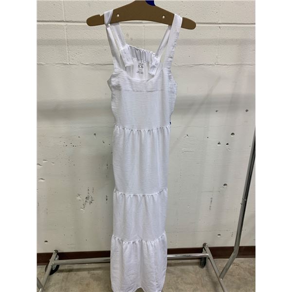 Black Bow Sleeveless White Dress Size L/G Made in Cambodia