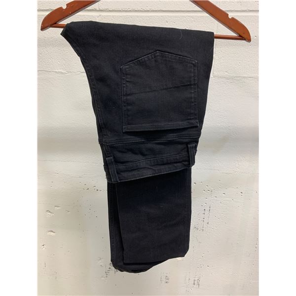 Kirkland Signature Men’s Black Jeans, Size 30×30, Made in Cambodia