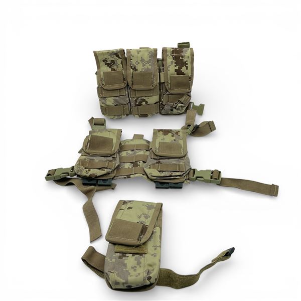 Molle Rifle Magazine Pouches, Hold 3, With Malice Clips X 2 in Desert Digi Camo