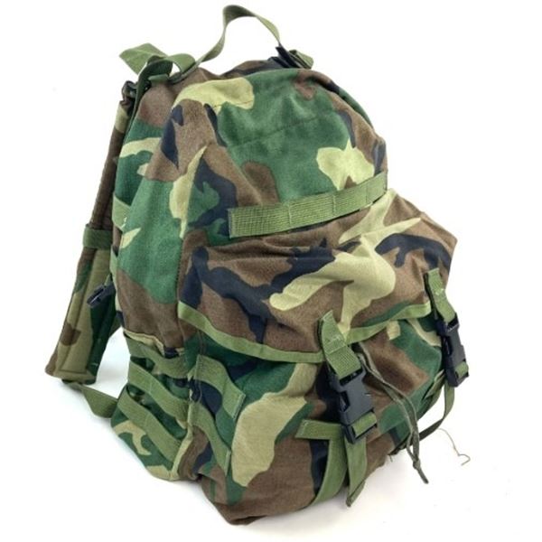 1x US Patrol Bag Woodland Camo Used