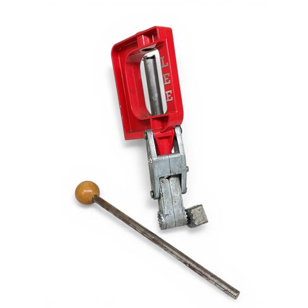 Lee Challenger Press