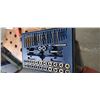 Image 1 : Ensemble de tap and die (incomplet)