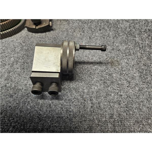 Lathe micrometer stop