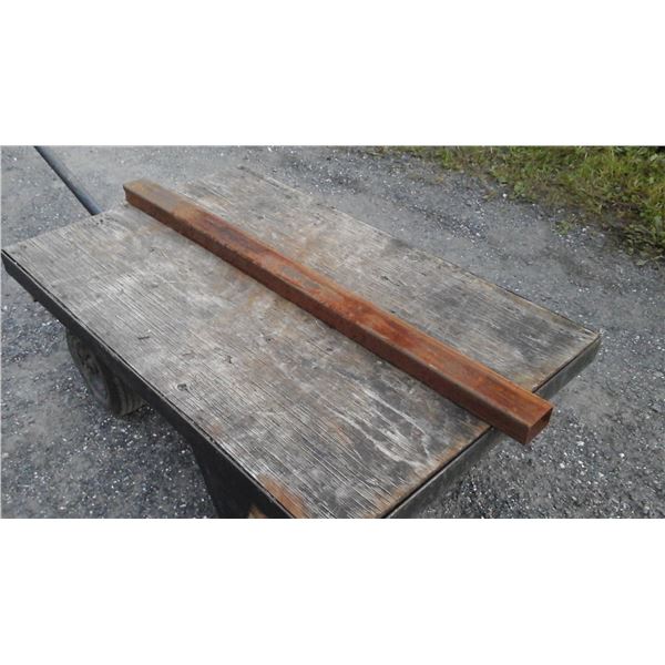 Tube rectangulaire 2" × 4" × 1/8" × 98"