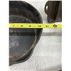Image 4 : VINTAGE CAST IRON COOKWARE, INCLUDING A WAGNER SKILLET, A CHICKEN PAN, AND A CORNBREAD PAN