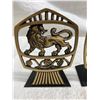 Image 10 : VINTAGE WOOD-FRAMED LÖWENBRÄU BEER MIRROR AND LION BOOKENDS