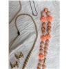 Image 14 : COLLECTION OF ASSORTED VINTAGE COSTUME JEWELRY