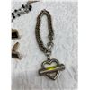Image 16 : COLLECTION OF ASSORTED VINTAGE COSTUME JEWELRY