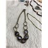 Image 2 : COLLECTION OF ASSORTED VINTAGE COSTUME JEWELRY