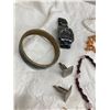 Image 3 : COLLECTION OF ASSORTED VINTAGE COSTUME JEWELRY