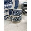 Image 15 : COLLECTION OF VINTAGE ROYAL CHINA CURRIER & IVES BLUE AND WHITE DINNERWARE