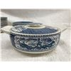 Image 25 : COLLECTION OF VINTAGE ROYAL CHINA CURRIER & IVES BLUE AND WHITE DINNERWARE