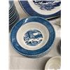 Image 5 : COLLECTION OF VINTAGE ROYAL CHINA CURRIER & IVES BLUE AND WHITE DINNERWARE