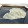 Image 9 : ANTIQUE FRAMED CHILD'S BONNET MADE OF FINE HAND-EMBROIDERED NET LACE