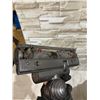 Image 13 : Dyson DC37 Canister Vacuum