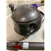 Image 8 : Dyson DC37 Canister Vacuum
