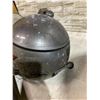 Image 11 : Dyson DC37 Canister Vacuum